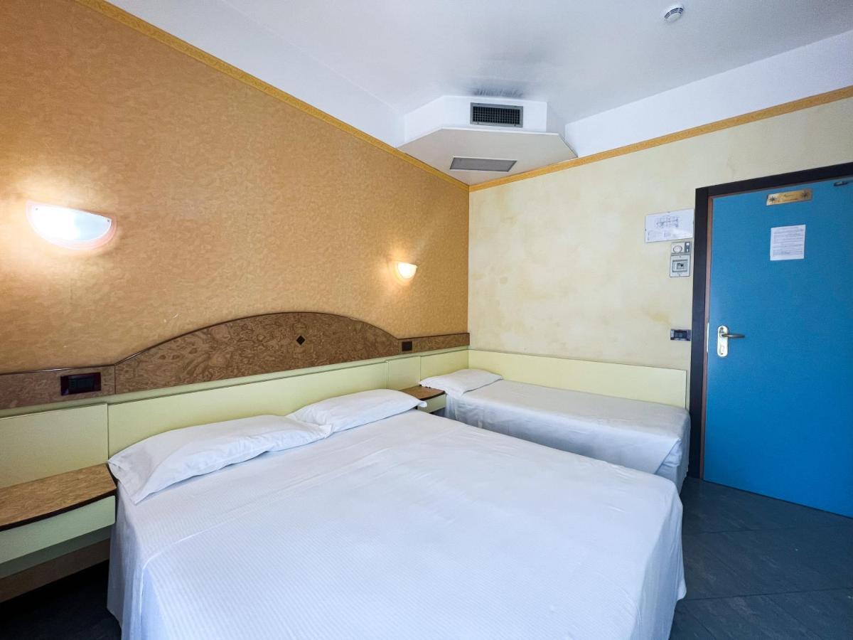 Hotel Soleblu ريميني المظهر الخارجي الصورة