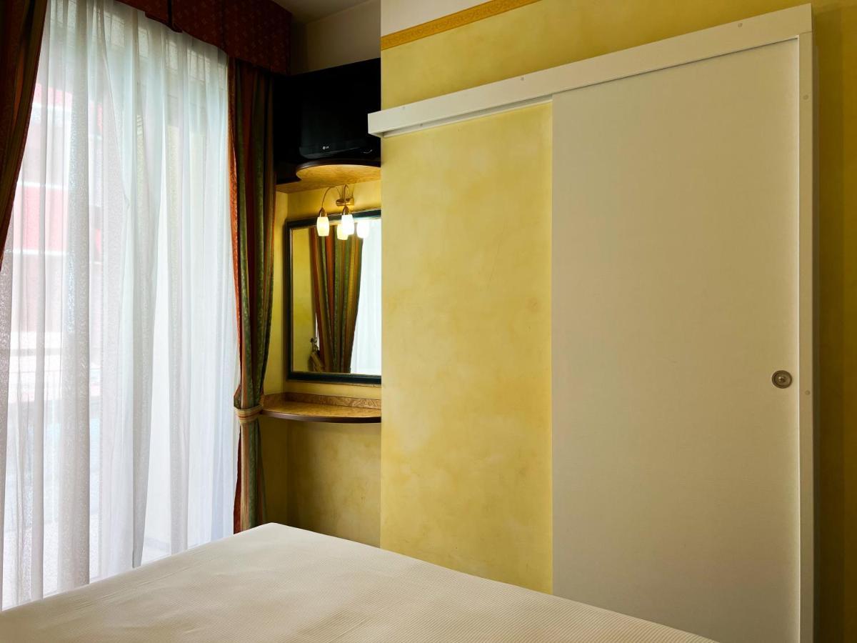 Hotel Soleblu ريميني المظهر الخارجي الصورة