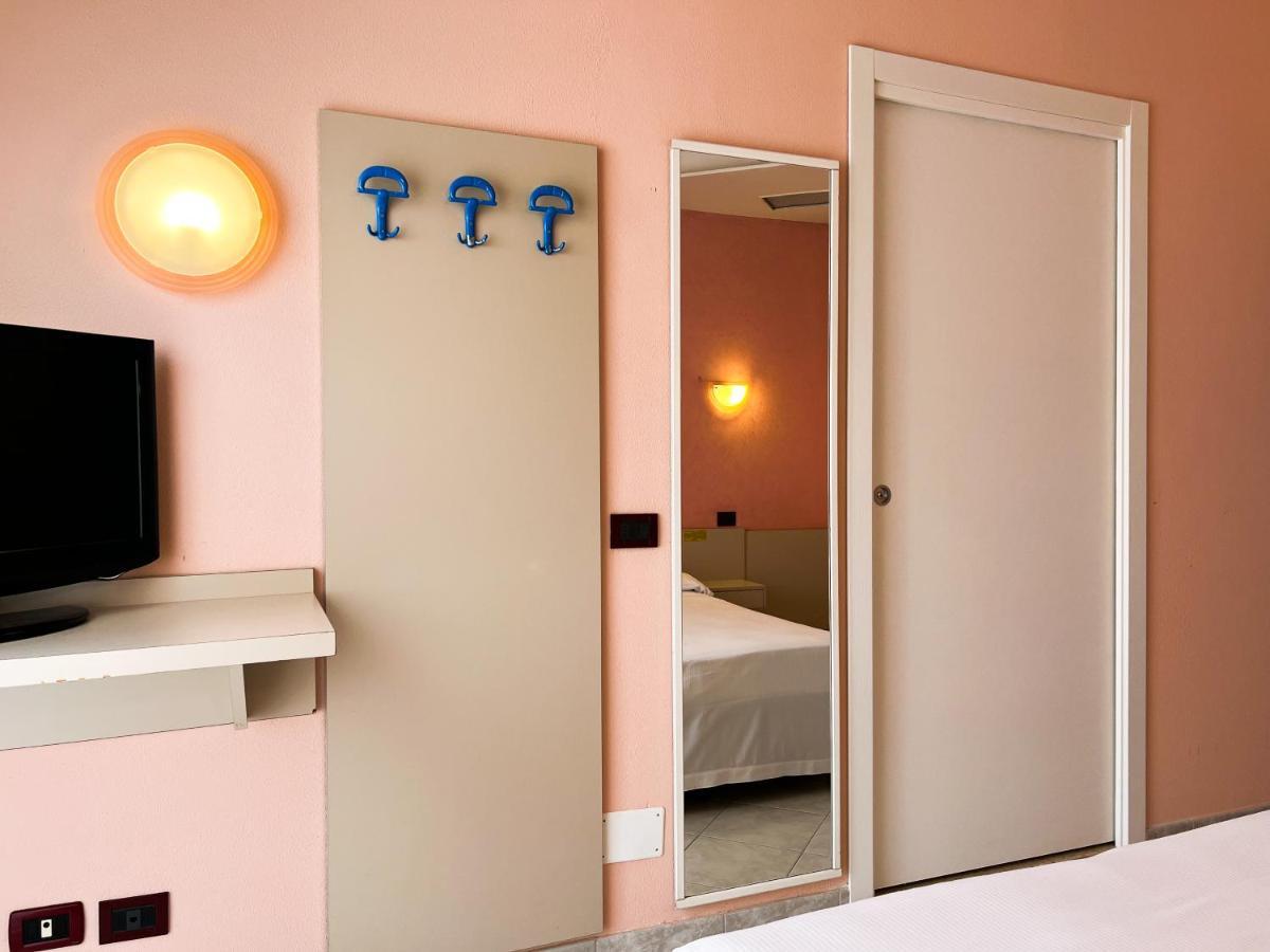 Hotel Soleblu ريميني المظهر الخارجي الصورة